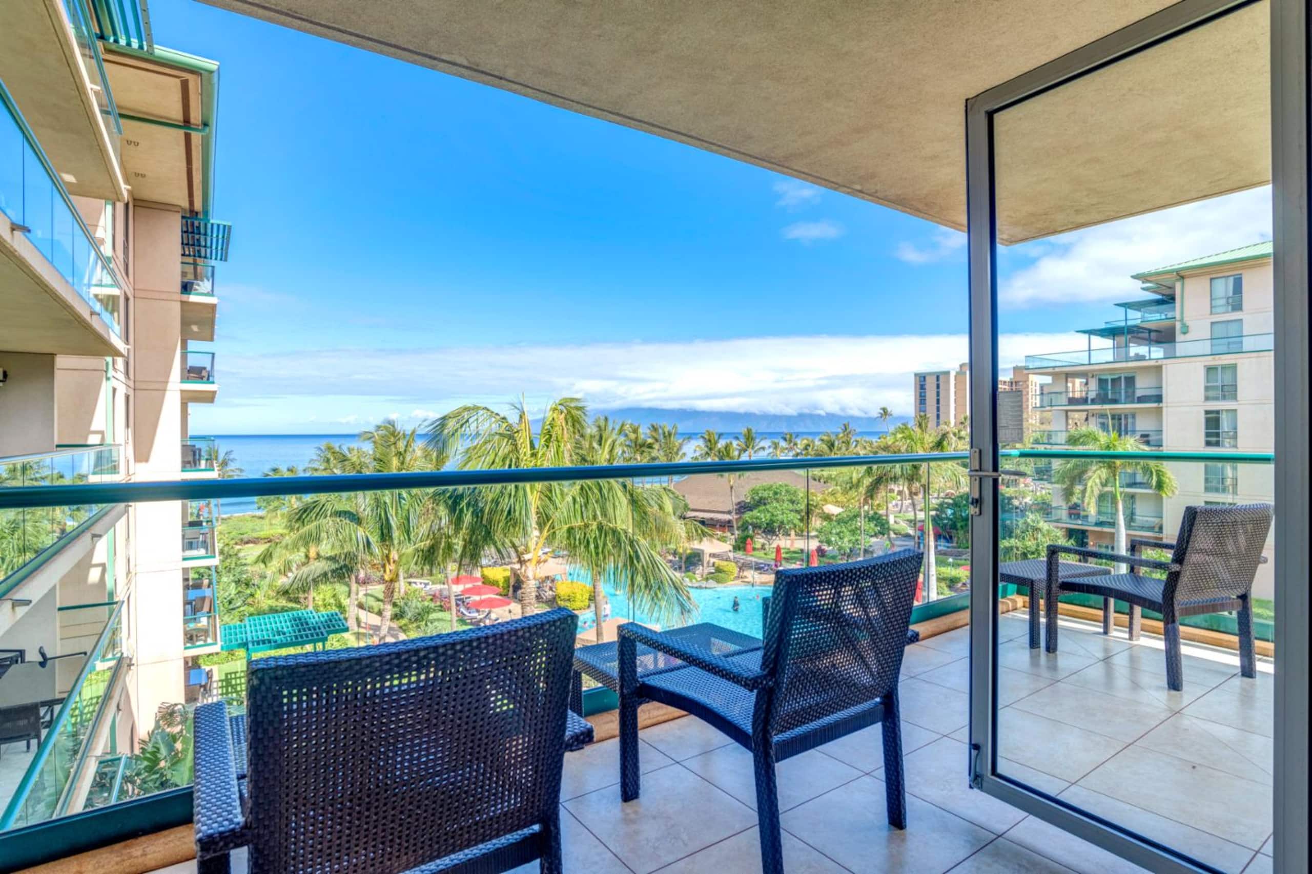 Condo in Lahaina · ★4.83 · 2 bedrooms · 3 beds · 2 baths - Image 6