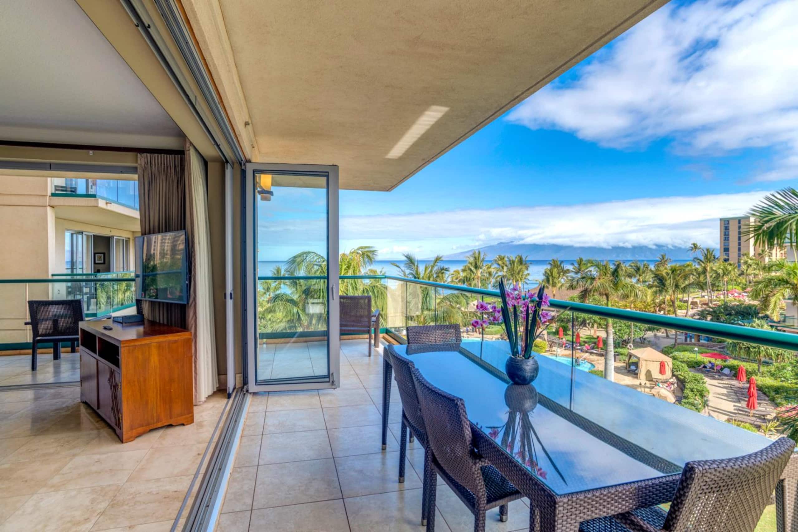 Condo in Lahaina · ★4.83 · 2 bedrooms · 3 beds · 2 baths - Image 4