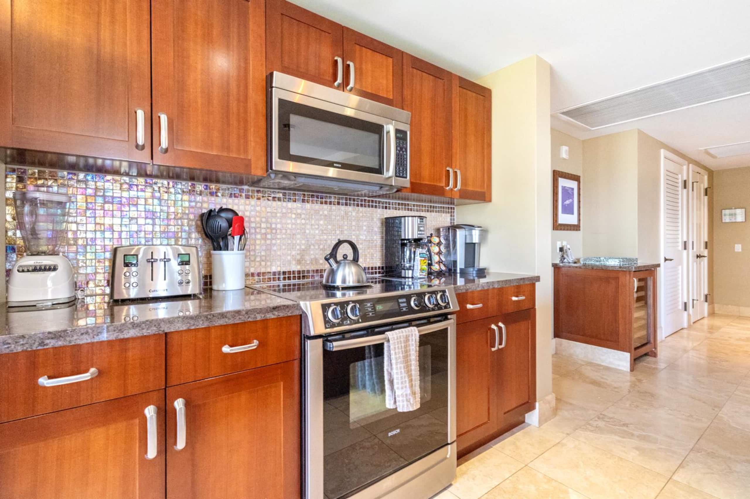 Condo in Lahaina · ★4.83 · 2 bedrooms · 3 beds · 2 baths - Image 19