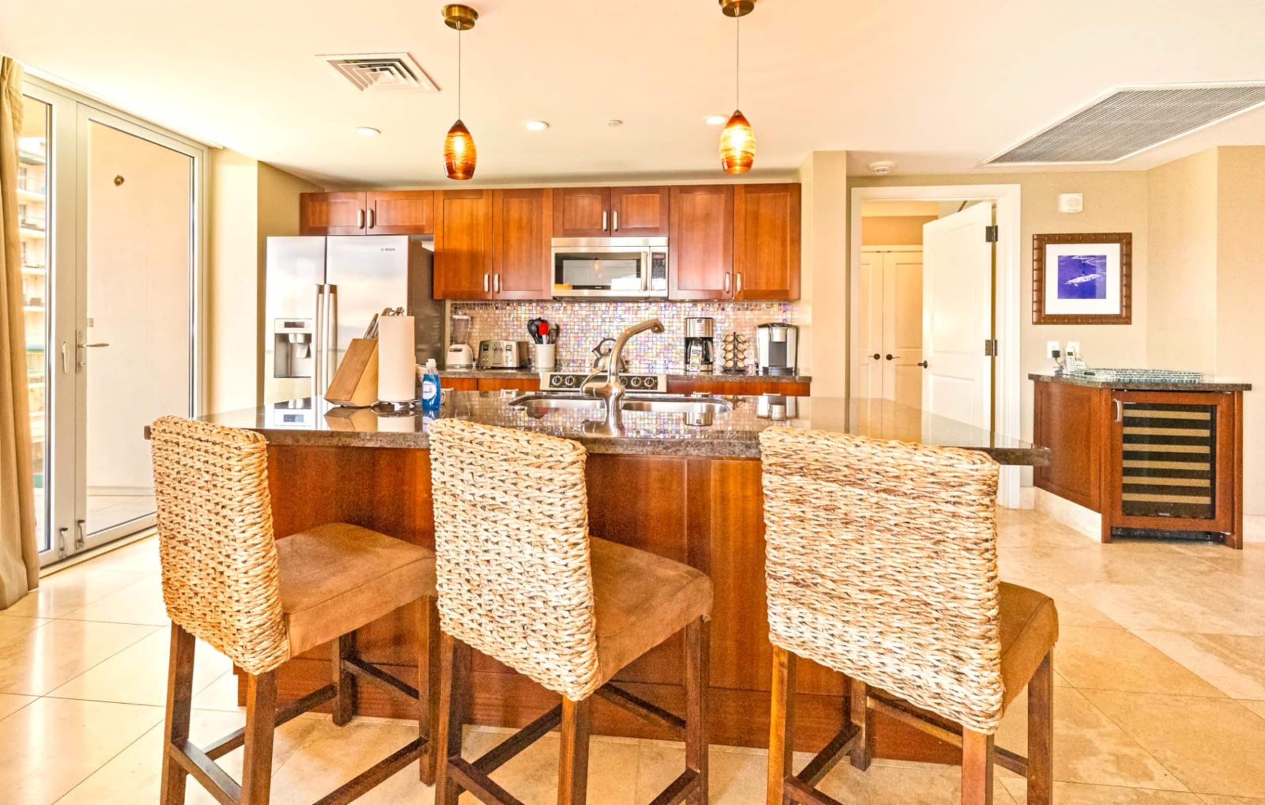 Condo in Lahaina · ★4.83 · 2 bedrooms · 3 beds · 2 baths - Image 17