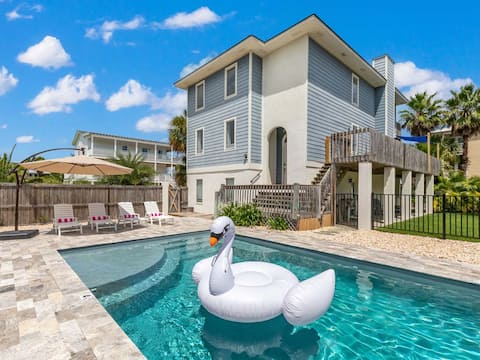 Beach Digs | Bay View, Heated Pool, Steps to Beach