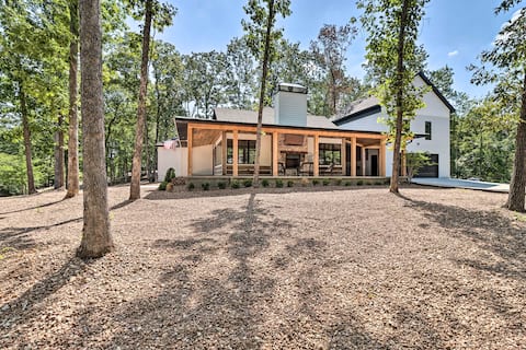 All-Encompassing Lakehouse w/ Modern Accents!