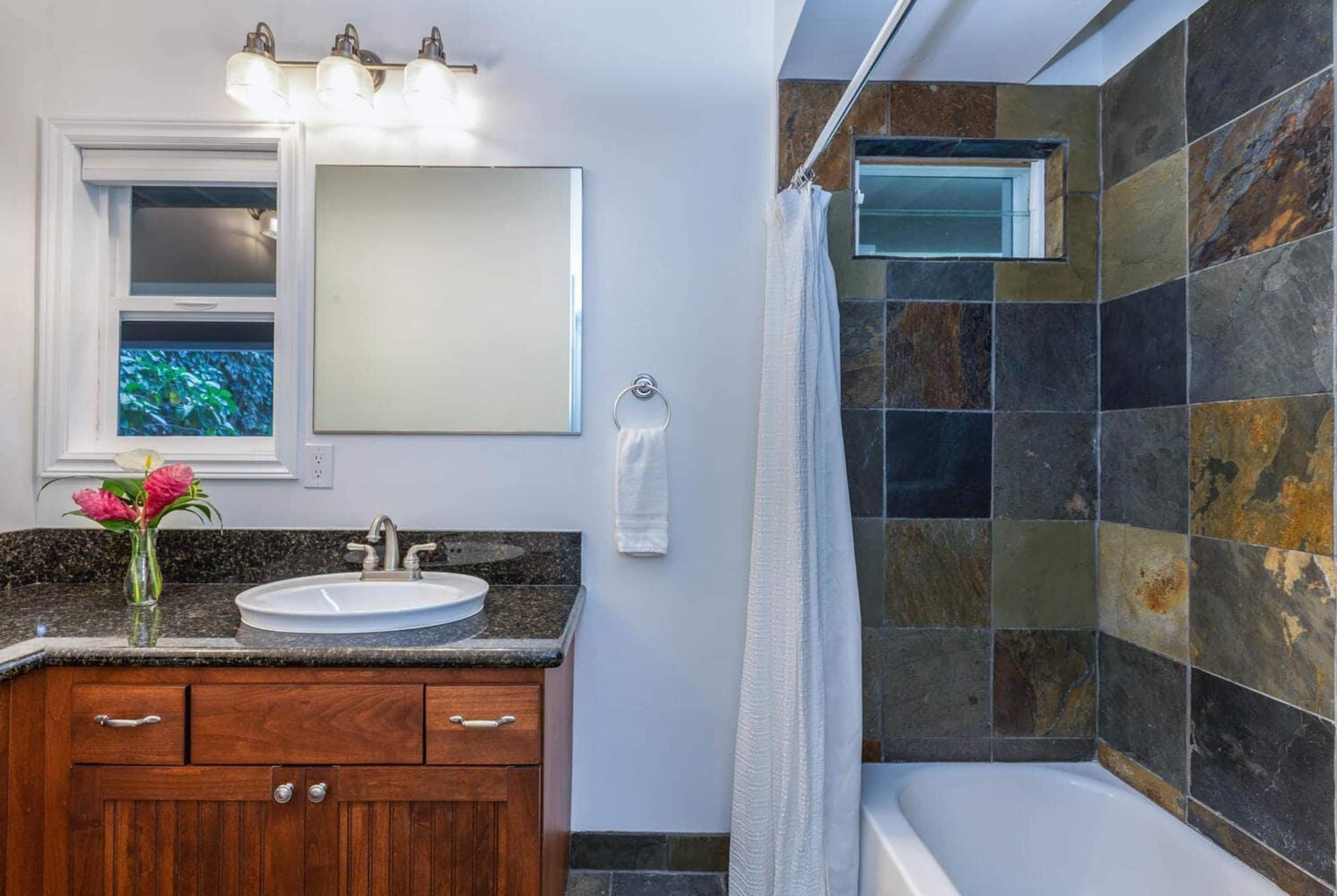 Home in Hanalei · ★4.83 · 3 bedrooms · 4 beds · 3.5 baths - Photo 31