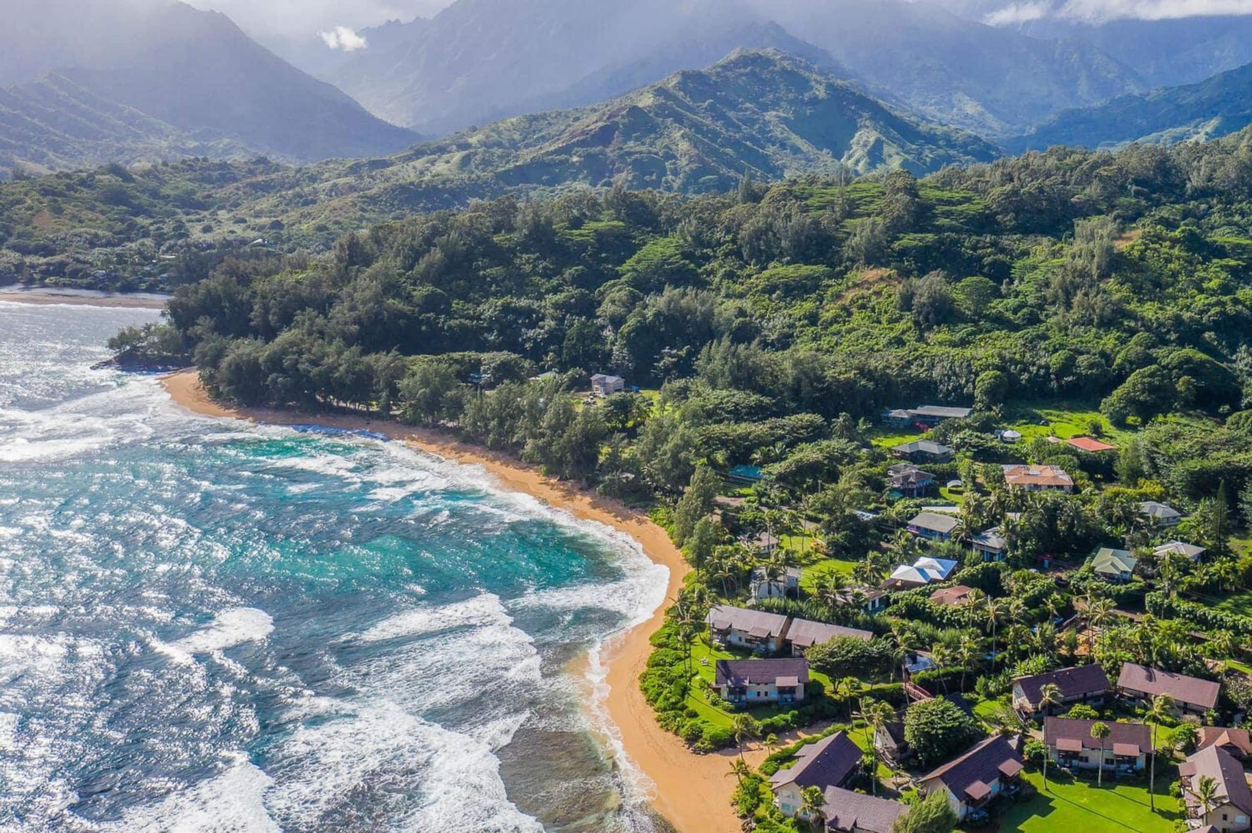 Home in Hanalei · ★4.83 · 3 bedrooms · 4 beds · 3.5 baths - Photo 14