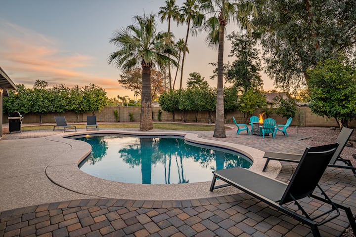 Art Deco Oasis: Vintage Charm, Pool, Firepit, Bbq - Phoenix, AZ