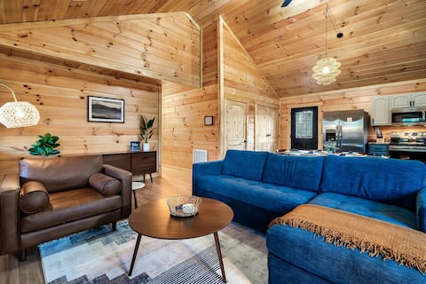 Top Airbnb: *Pet Friendly *MtnViews*HotTub*Game Room*Fire pit in Pigeon Forge