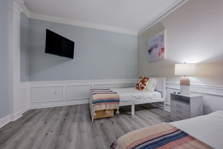 Low_4840_Cayview_Ave -101 -25