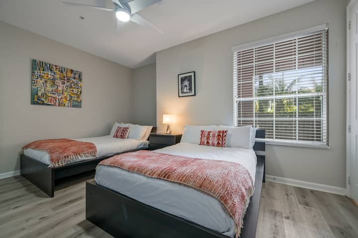 Low_4840_Cayview_Ave -101 -21