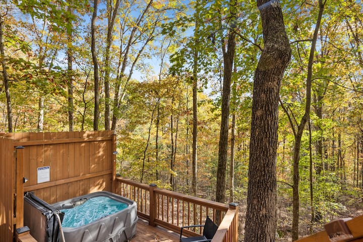 Grady's Hideaway | Rustic Couples Cabin w/Hot Tub - Cabins for