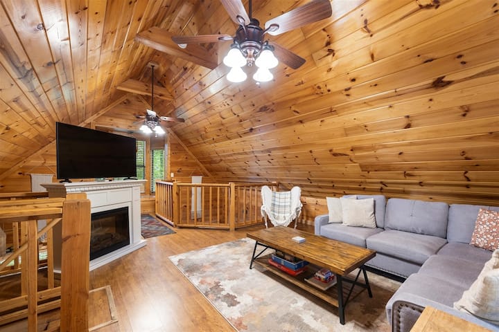 סלון בקומה העליונה