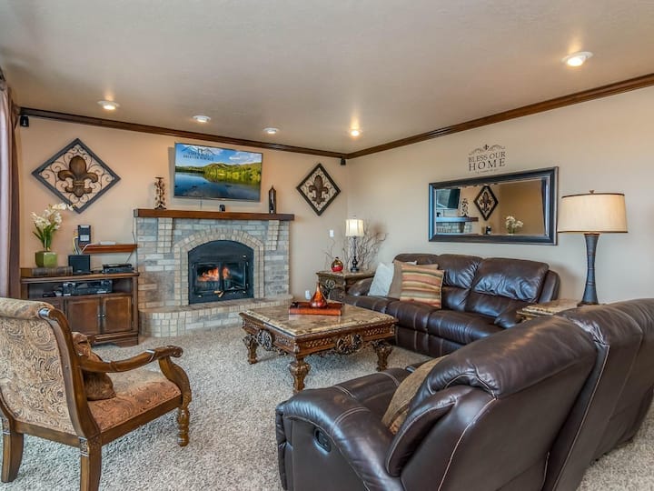 Wasatch Retreat * Hot Tub * Billiards * Huge Deck