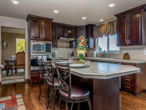 Wasatch Retreat * Hot Tub * Billiards * Huge Deck