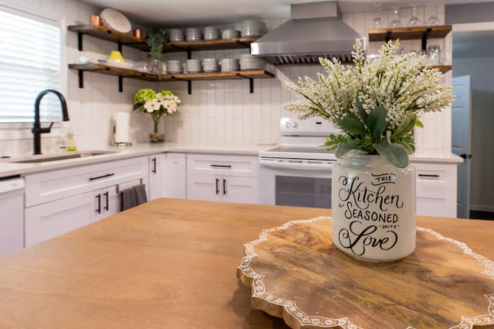Serene Hideaway | Cozy Home Away From It All - Fairview, TN