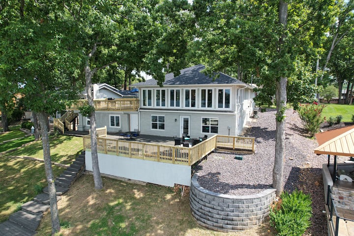 Amazing Decks, Sunsets & Lake Days - Sunrise Beach, MO