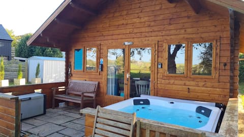Dog Friendly Log Cabin with Hot Tub - Seiriol