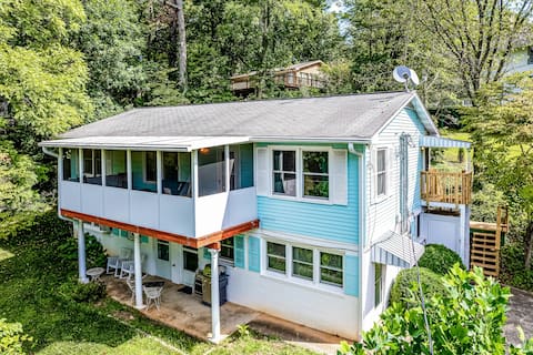 2BR Dog Friendly | Pool | Balcony | Tennis | W/D