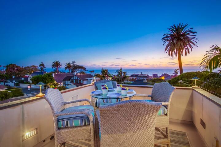 Tidewater | 4BR Oceanview Home w/ Rooftop Deck gallery image 5