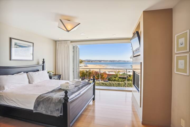 Luxury Oceanside Dream – Steps to Capitola Beach gallery image 4