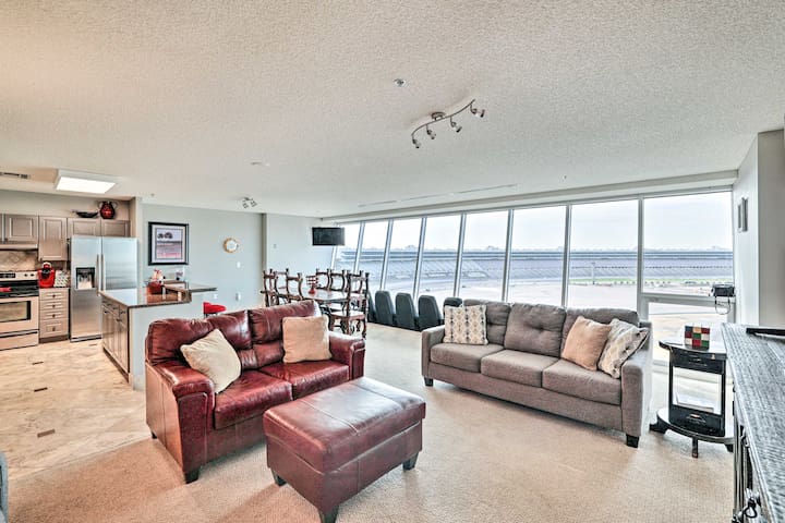 Shop & Dine: Fort Worth Condo w/ Racetrack Views!