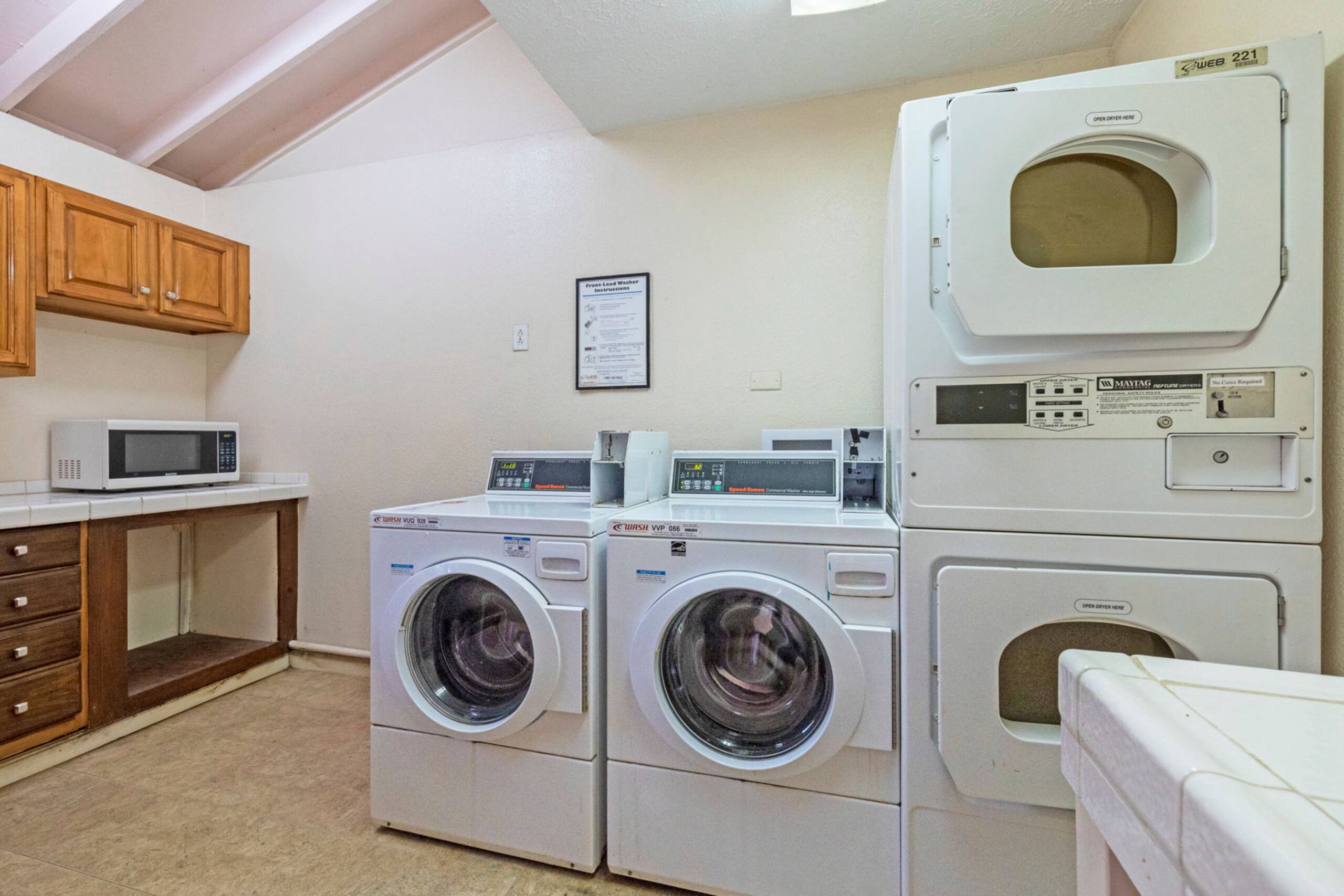 Condo in Lahaina · ★4.48 · 1 bedroom · 1 bed · 1 bath - Image 13