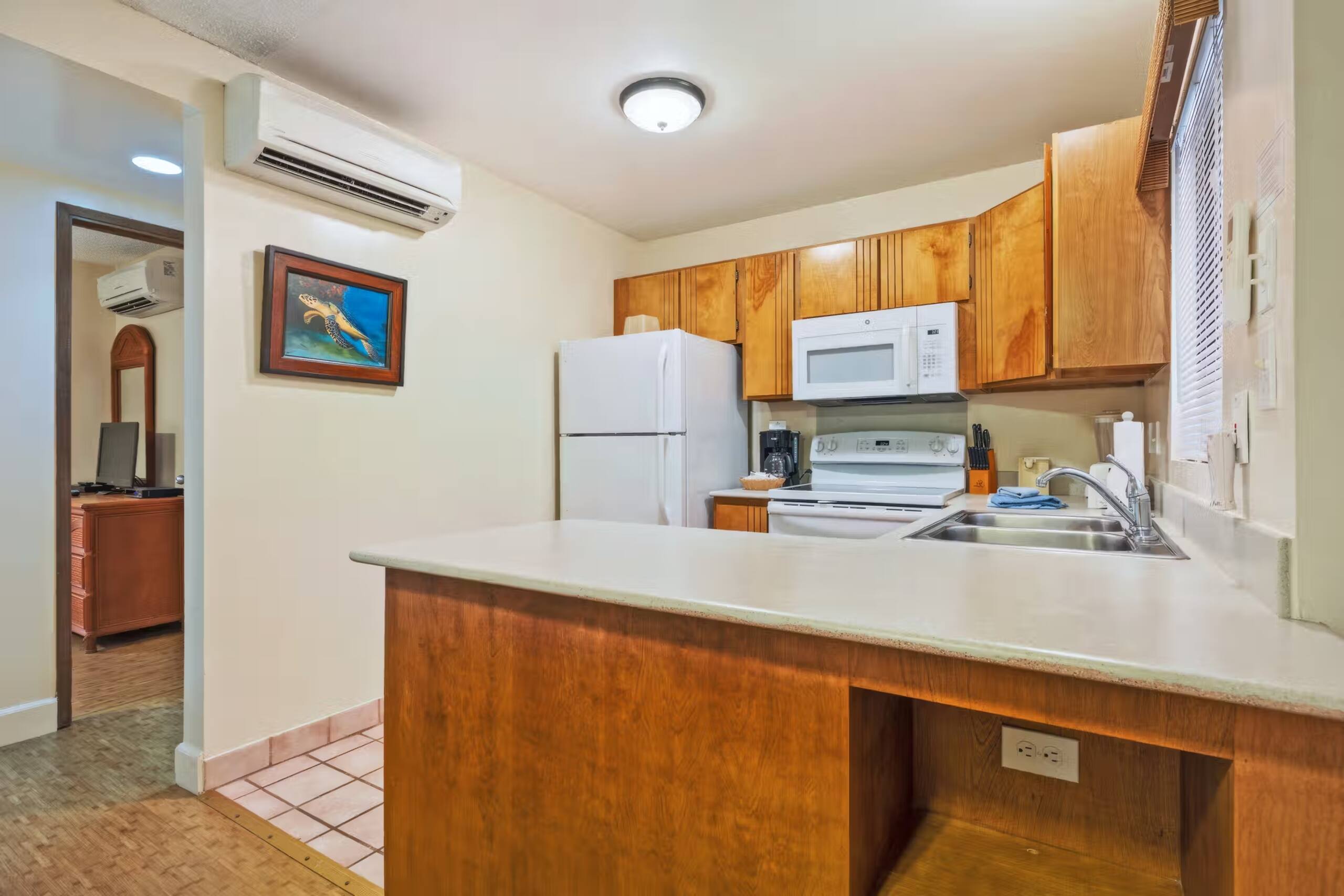Condo in Lahaina · ★4.48 · 1 bedroom · 1 bed · 1 bath - Image 10