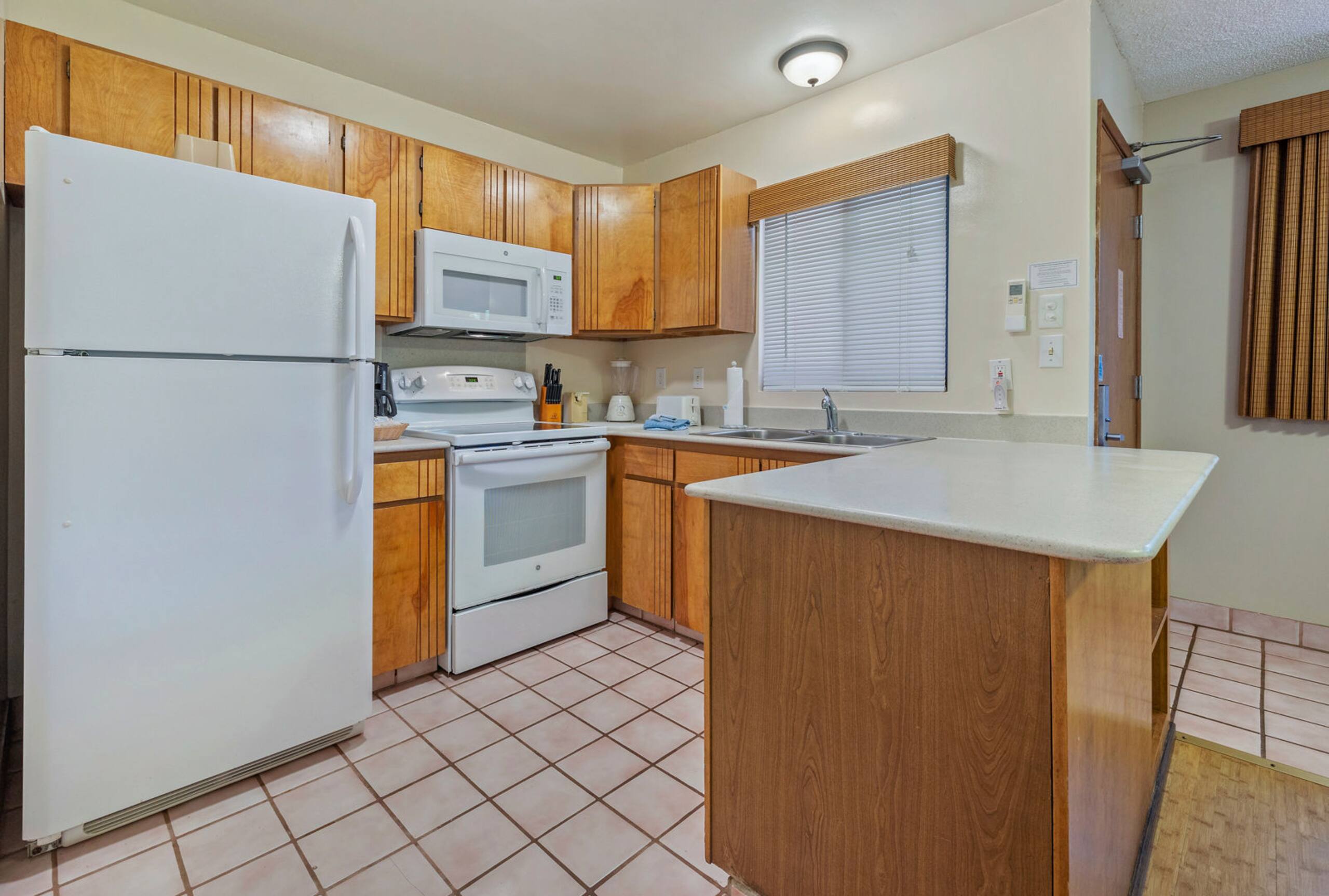 Condo in Lahaina · ★4.48 · 1 bedroom · 1 bed · 1 bath - Image 9