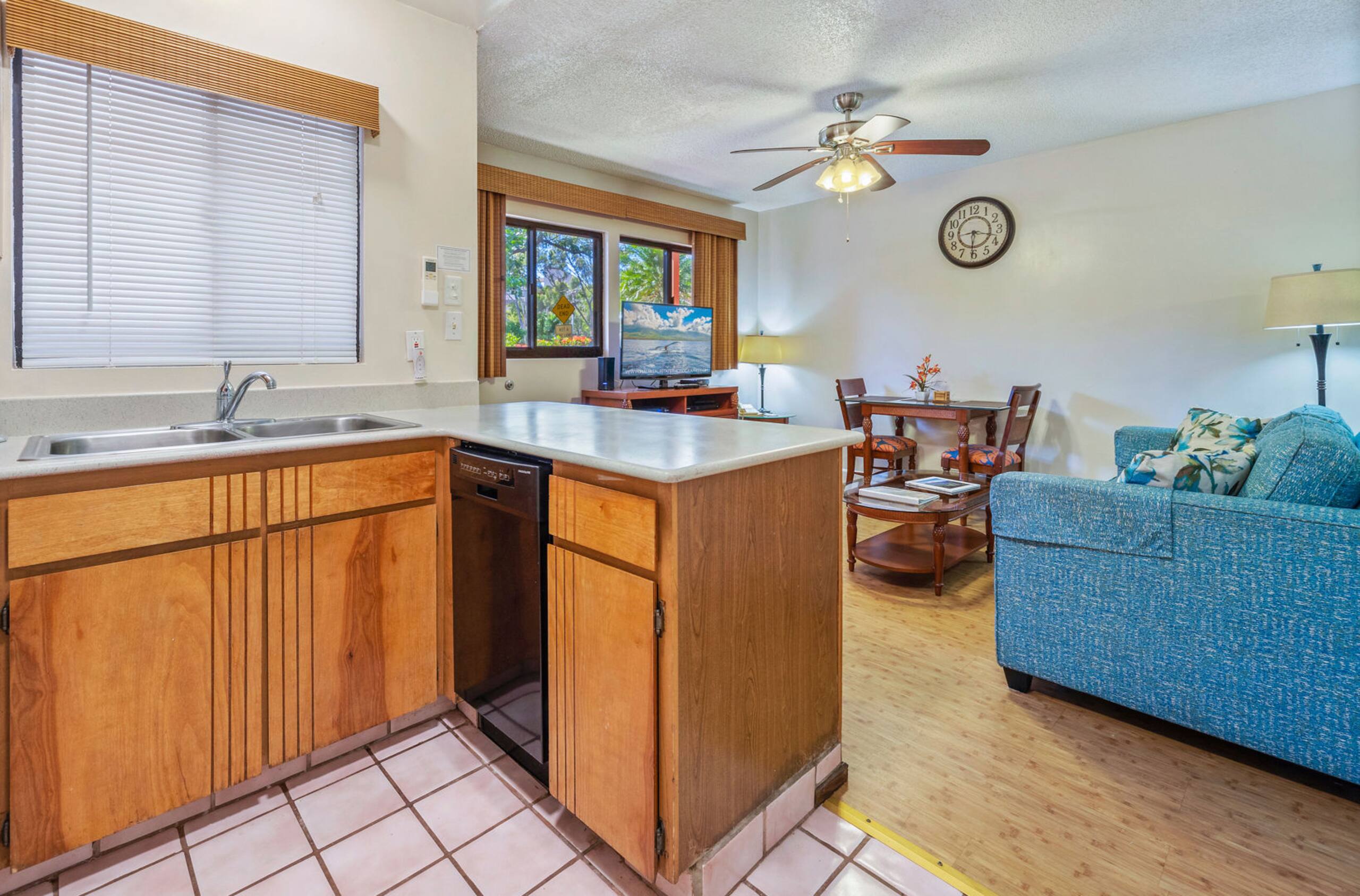 Condo in Lahaina · ★4.48 · 1 bedroom · 1 bed · 1 bath - Image 8