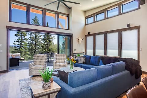 Ski In/Ski Out + Pet Friendly - Dream Estate