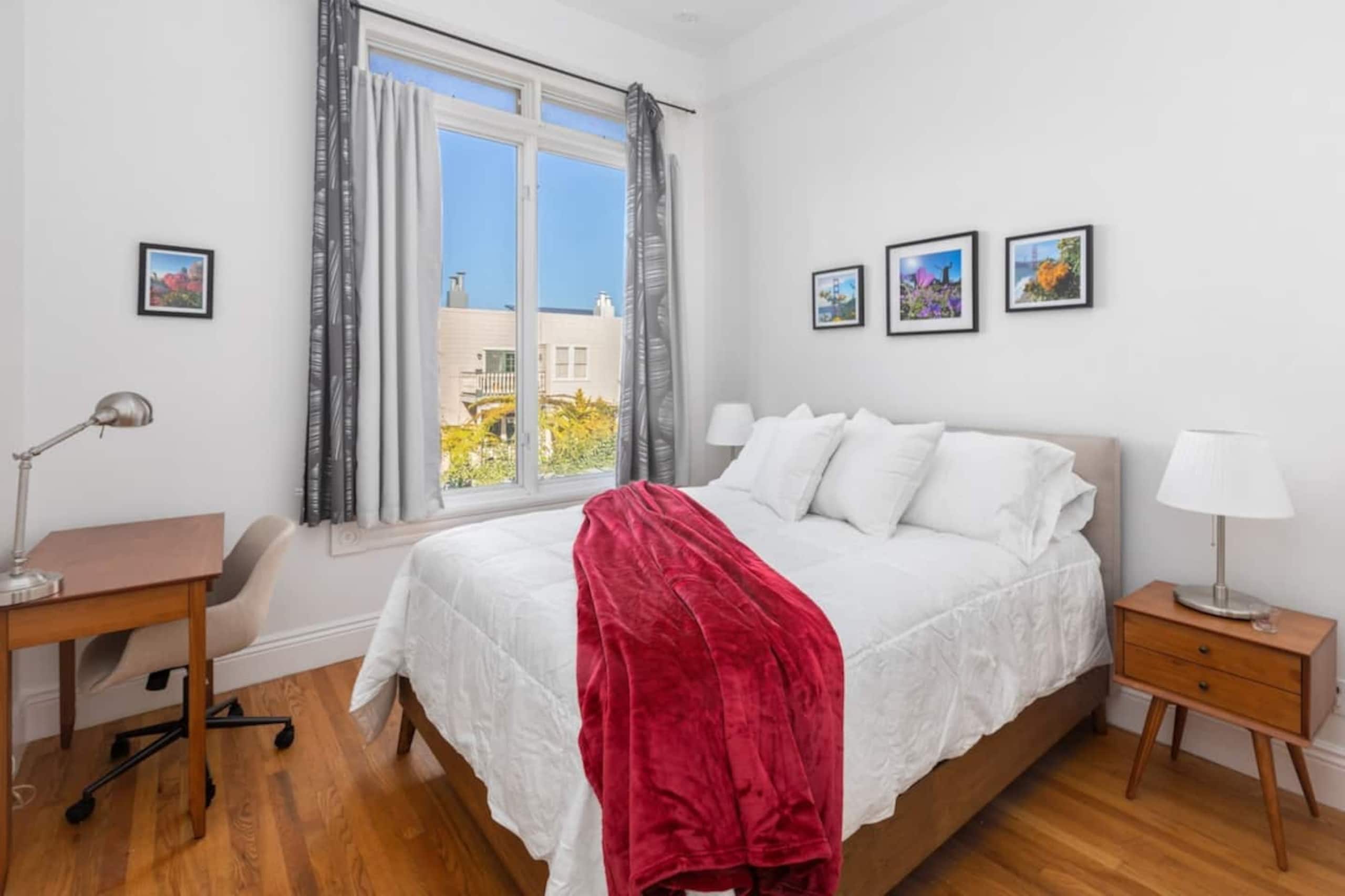 Condo in San Francisco · ★4.96 · 3 bedrooms · 3 beds · 2 baths - Image 16