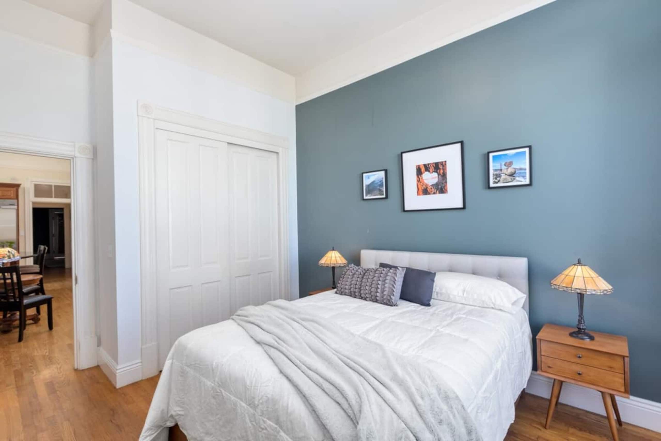 Condo in San Francisco · ★4.96 · 3 bedrooms · 3 beds · 2 baths - Image 14