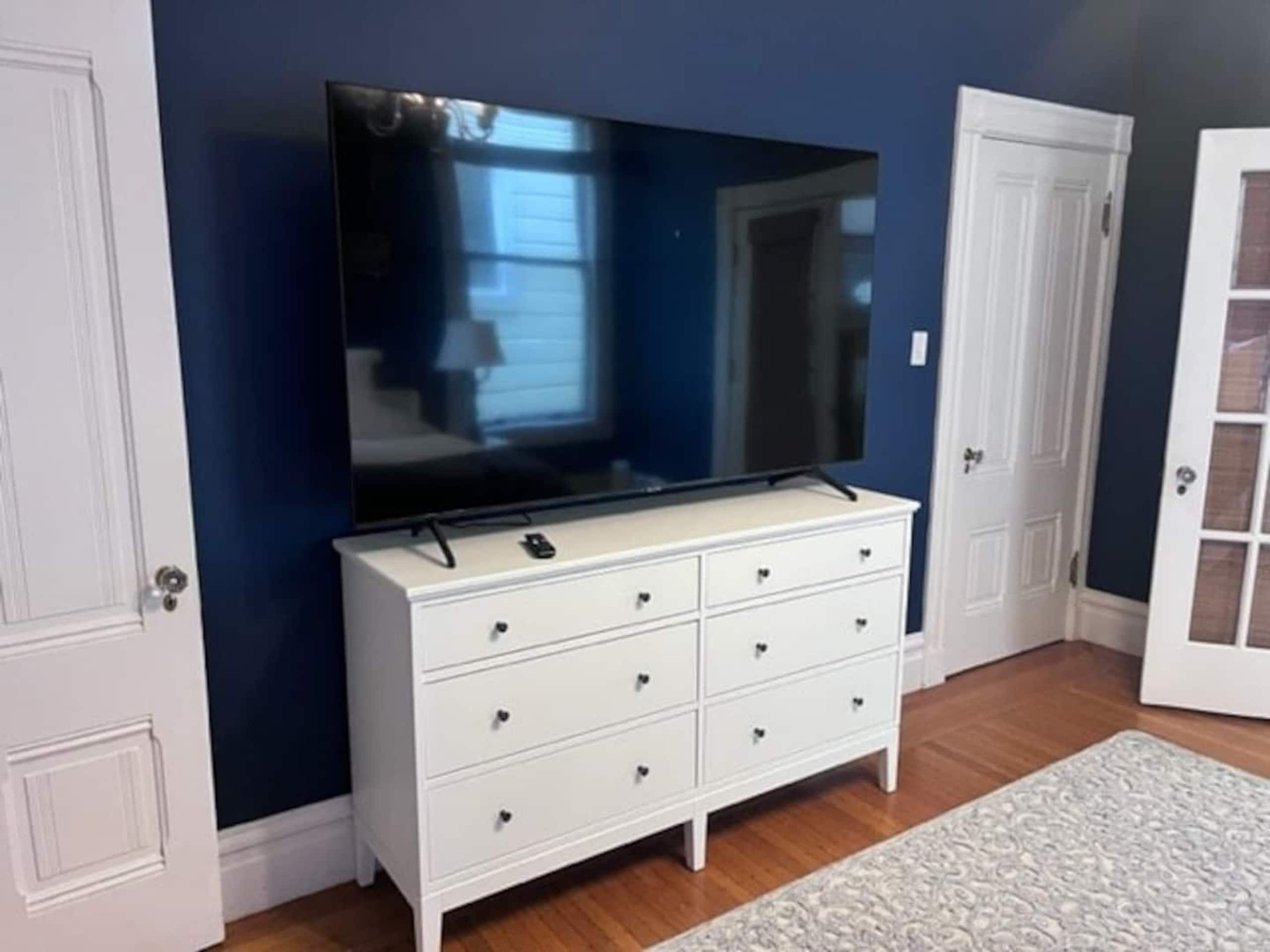 Condo in San Francisco · ★4.96 · 3 bedrooms · 3 beds · 2 baths - Image 18