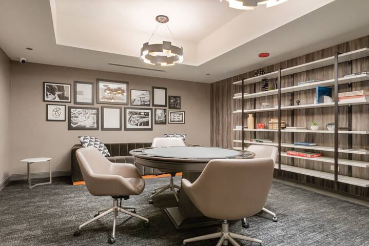 Luxury 2BR near Millennium Park + 5-Star Reviews gallery image 4