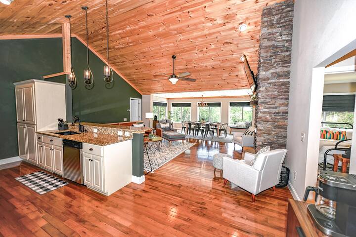 Great Mountain Cabin Rentals managed Airbnb listing 1