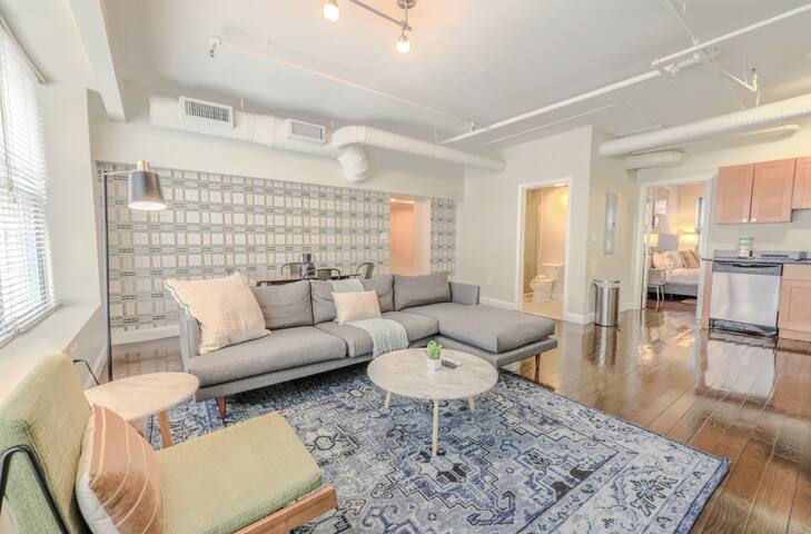 Gorgeous Boston 2BR | Financial District gallery image 4