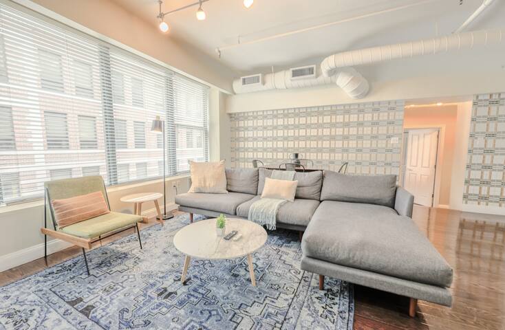 Gorgeous Boston 2BR | Financial District gallery image 3
