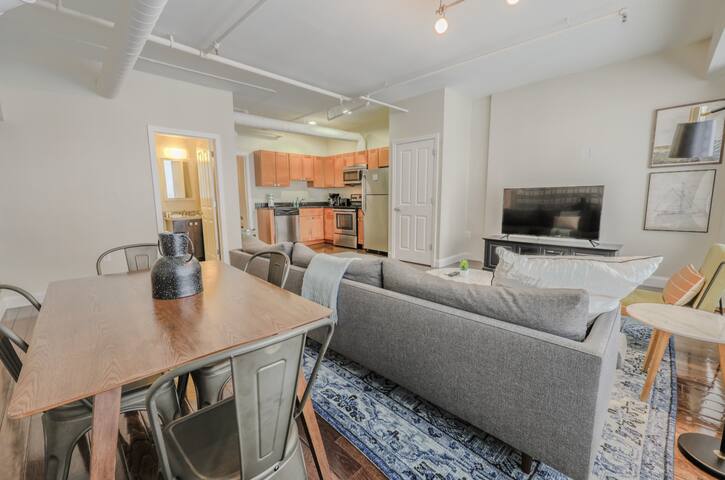 Gorgeous Boston 2BR | Financial District gallery image 5