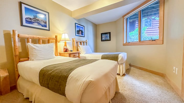 Მე-3 საძინებელი მდებარეობს ქვედა დონეზე.