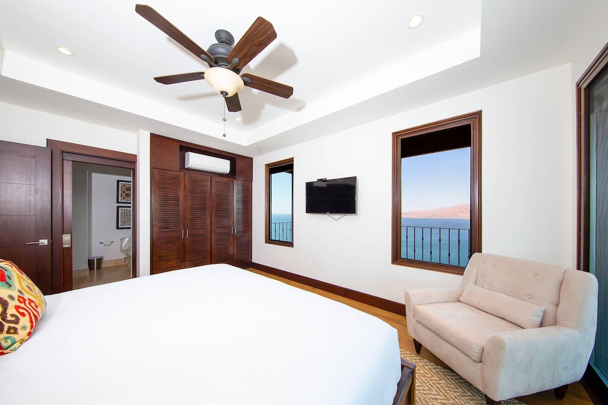 360 Splendor 105A- 2 BR Condo, Breakfast Included - Condominiums for Rent in Playa Flamingo,  Guanacaste, Costa Rica - Image 1