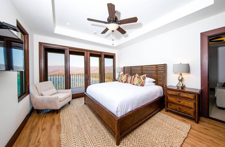 360 Splendor 105F- 3 BR Condo, Breakfast Included