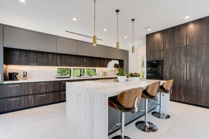 Dream New Construction w/ Hot Tub, Pool & Theatre gallery image 5