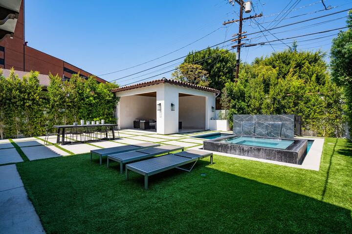 Dream New Construction w/ Hot Tub, Pool & Theatre gallery image 3