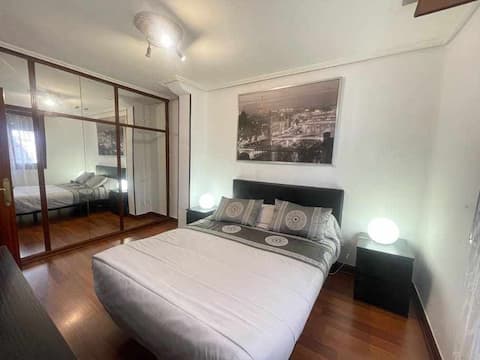 Anuncio de Airbnb popular: Goiz Etxea - Cozy apartment in the old part. en Bermeo