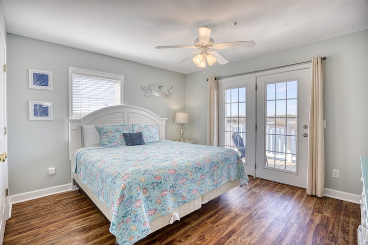 ห้องนอน: เตียงคิงไซส์