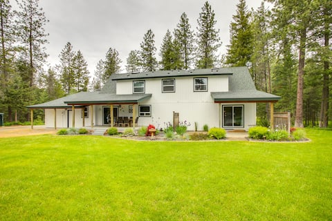 10 Mi to Silverwood: Secluded Getaway!
