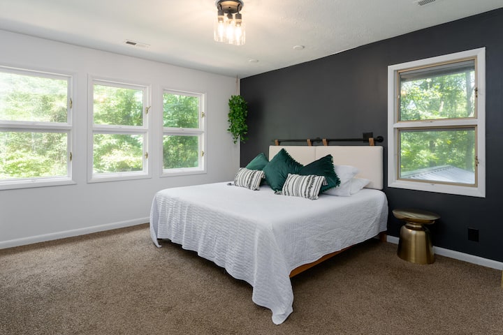 ห้องสวีทหลักพร้อมเตียงคิงไซส์