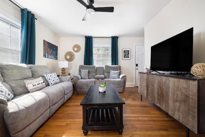 Charming Home For 8 * Close To State St * - Bristol, TN