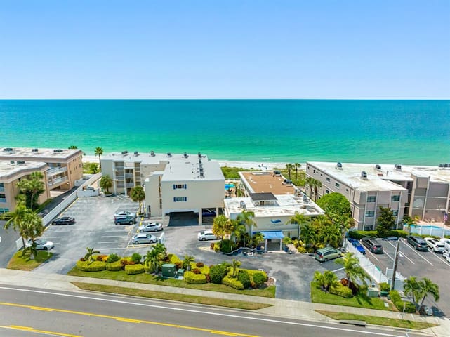 BBC216 Spectacular views of Belleair Beach!