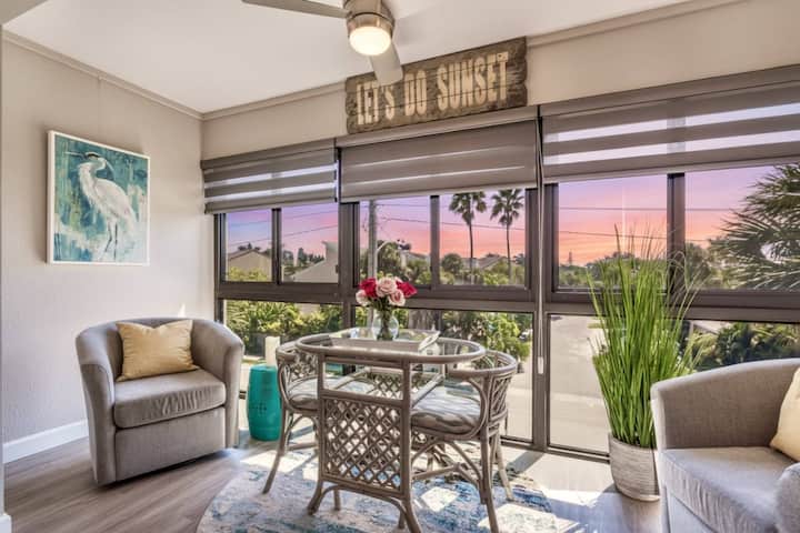 Walk To Everything! Beach, Nightlife & Heated Pool - Siesta Key, FL