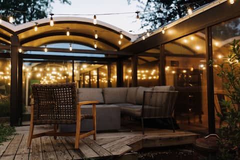 2 mi from LSU! MCM Masterpiece - Sleeps 10