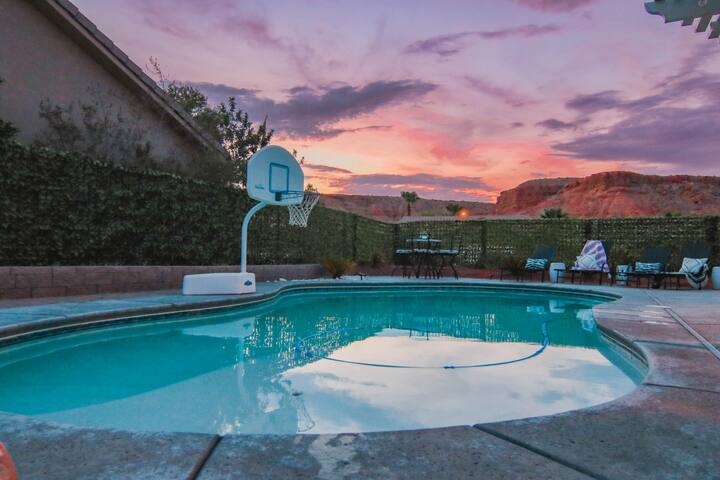 Heated Pool at Turtle Cove Sleeps 12